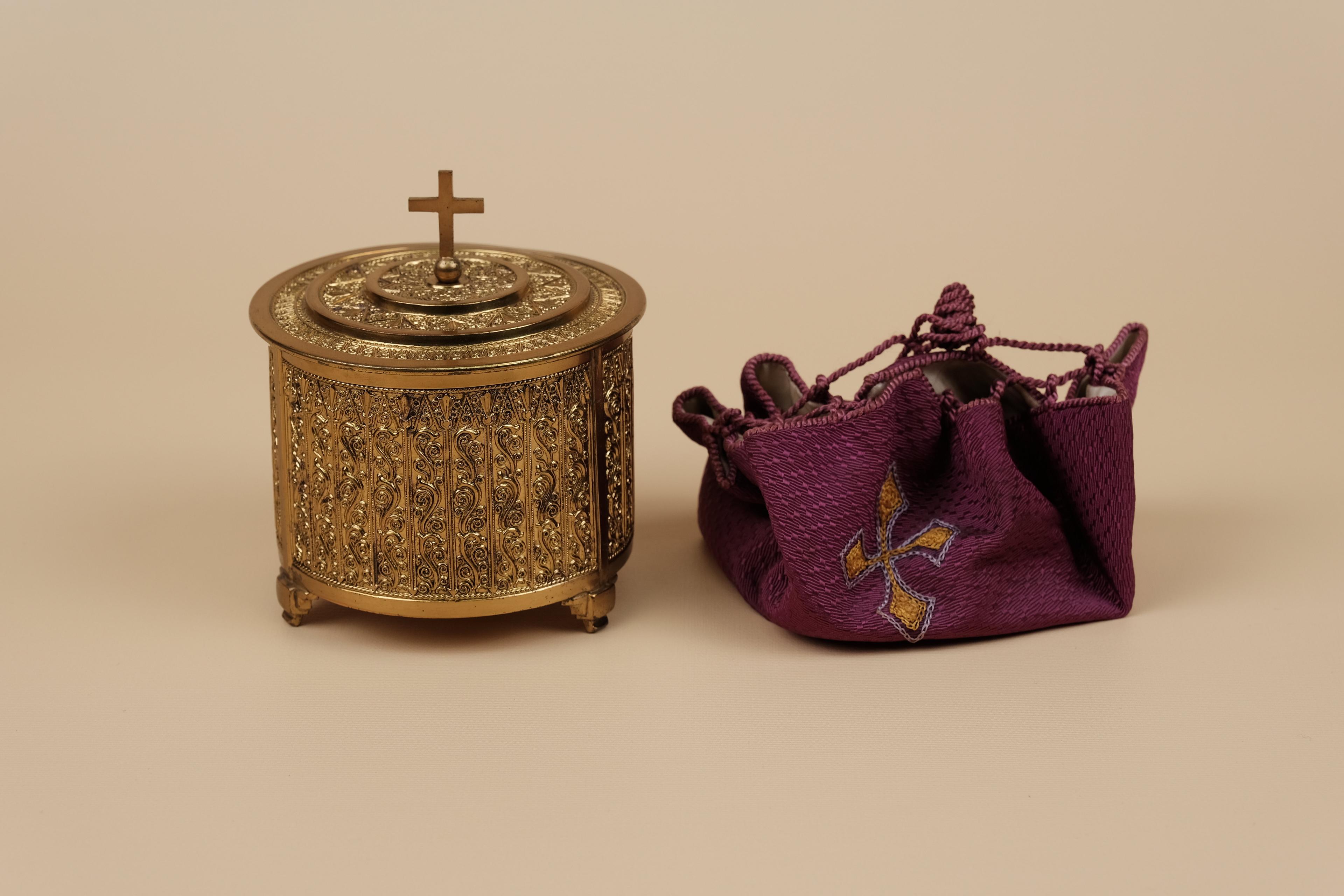 성합(聖盒, Ciborium)